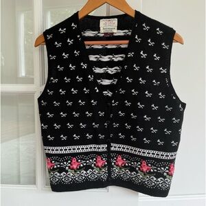 Susan Bristol Hand Embroidered sweater vest, size S black & White with flowers